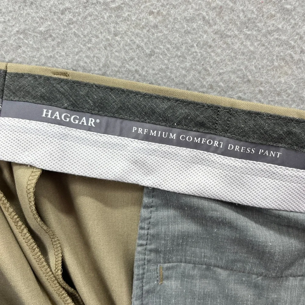 Haggar Dress Pants Mens 38x29 Premium Comfort Khaki Pleated Cuffed Professional